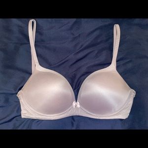Victoria’s Secret Gray Body by Victoria Wireless Bra 32DDD